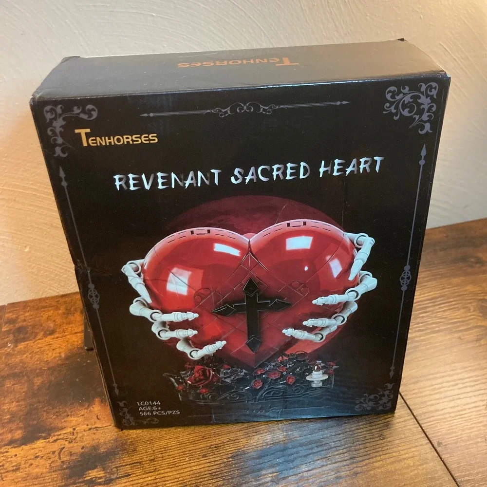 Tenhorses Revenant Sacred Heart Gothic Building Block Set 566pc Model LC0144 New